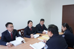 正是这次见面让三人