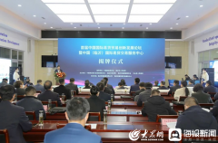 提出了易货师的价值和商品的价值融合